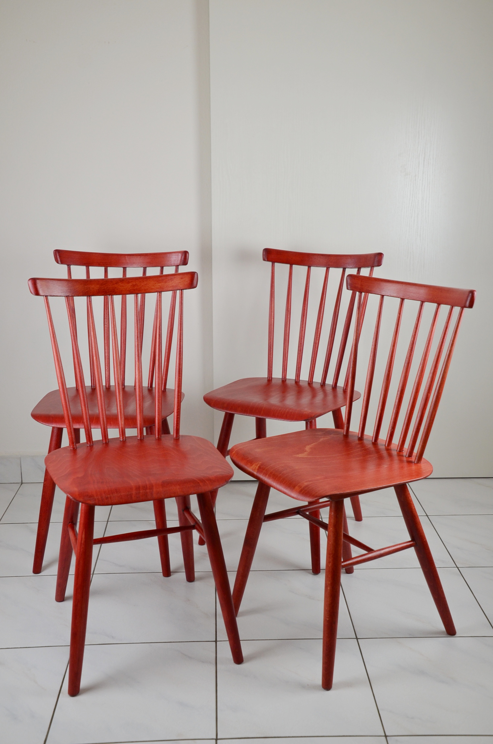 IRONICA Thonet židle – červené