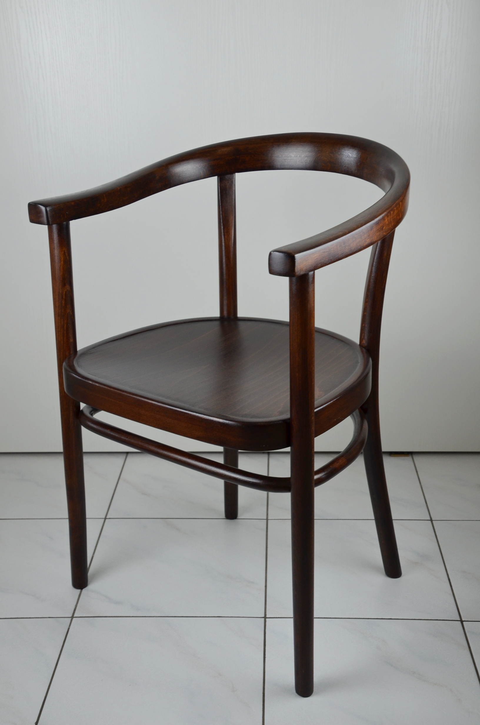 Polokřeslo Thonet